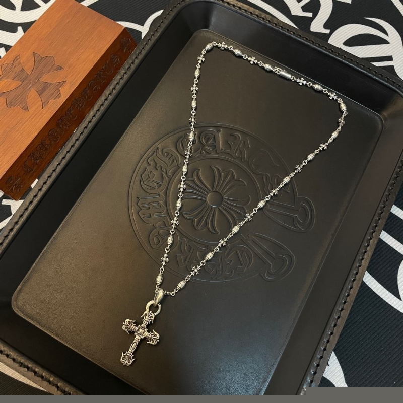 Ch**me He**ts necklaces